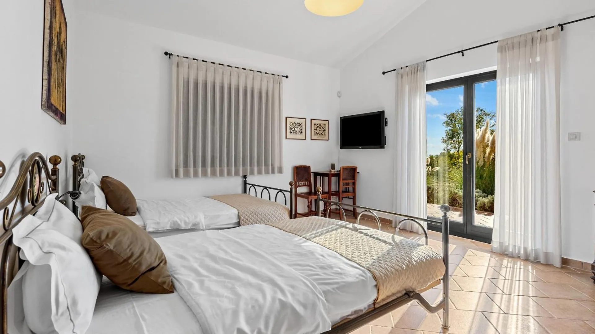 Tinjan Villa Maddalena 0*,
